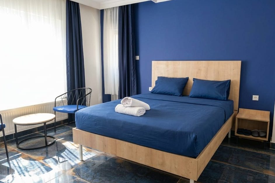 Batıkent günlük kiralık ev, geniş suit yatak odası